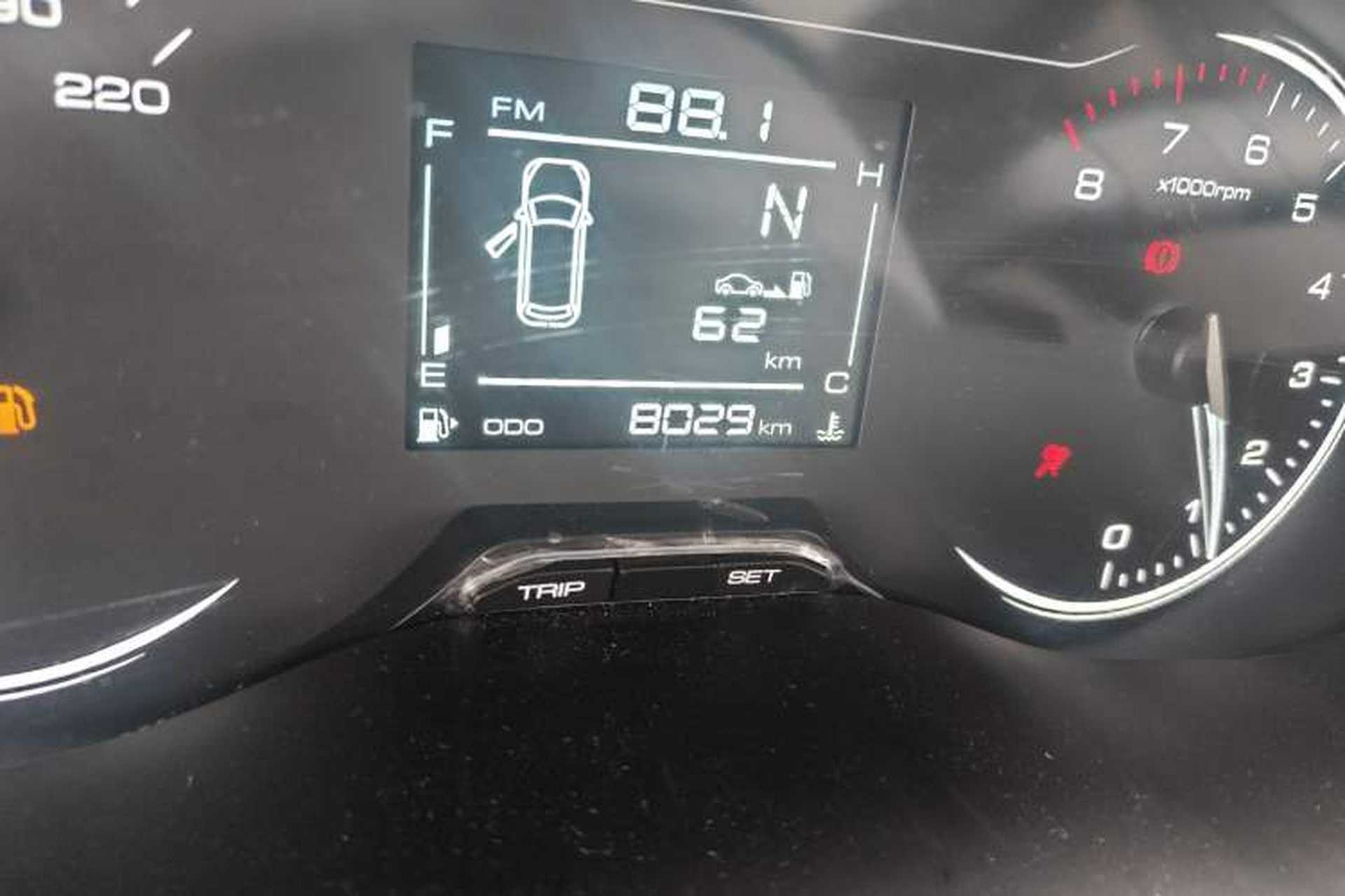 Used Wuling Alvez 2022 1.5L Manual Free-Style Model Odometer Close Up