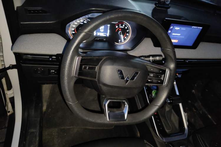 Used Wuling Alvez 2022 1.5L CVT Comfort Edition Steering Wheel