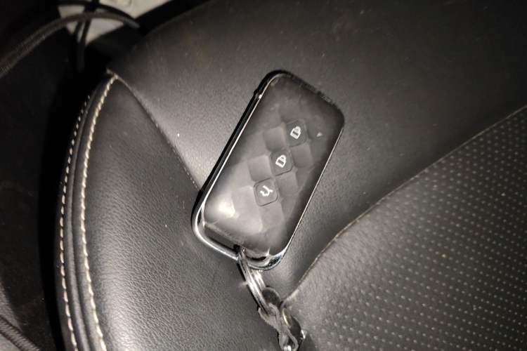 Used Wuling Alvez 2022 1.5L CVT Comfort Edition Vehicle Key