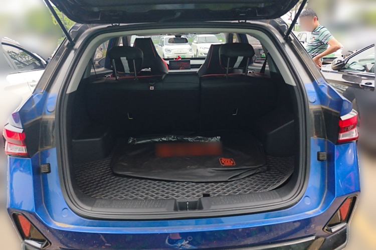 Used Wuling Alvez 2022 1.5T CVT Trendy & Cool Edition Trunk