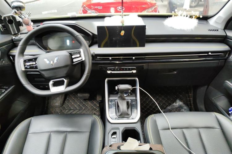 Used Wuling Alvez 2022 1.5T CVT Trendy & Cool Edition Center Console