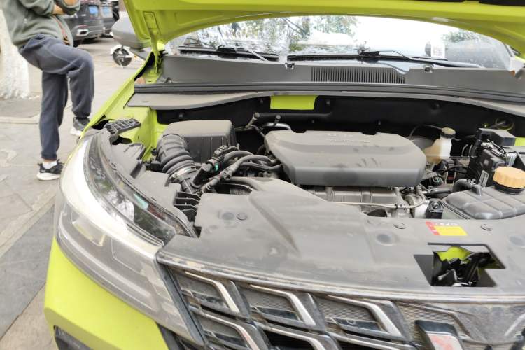 Used Wuling Alvez 2022 1.5T CVT Trendy & Cool Edition Engine Bay Right