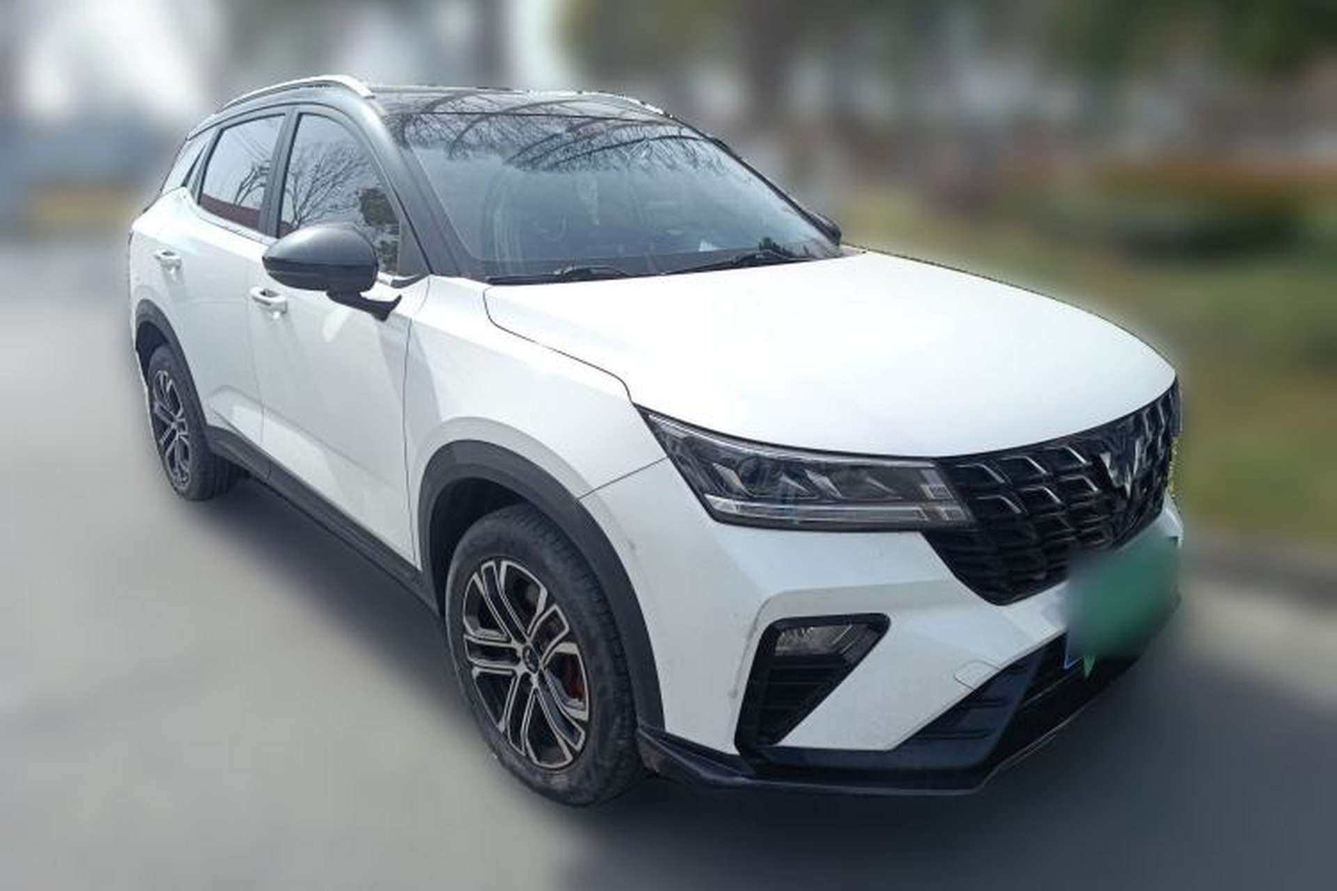 Used Wuling Alvez 2022 1.5T CVT Trendy & Cool Edition Front Right 45 Deg