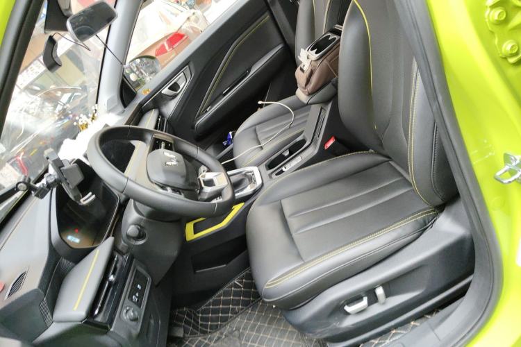 Used Wuling Alvez 2022 1.5T CVT Trendy & Cool Edition Left Front Seat