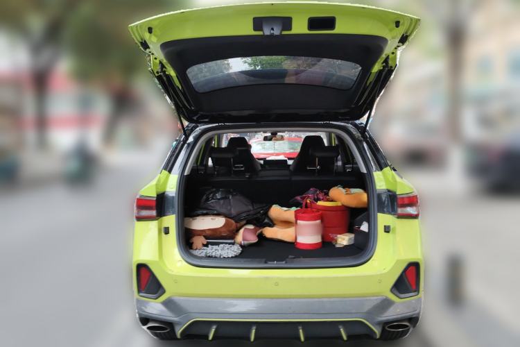 Used Wuling Alvez 2022 1.5T CVT Trendy & Cool Edition Trunk
