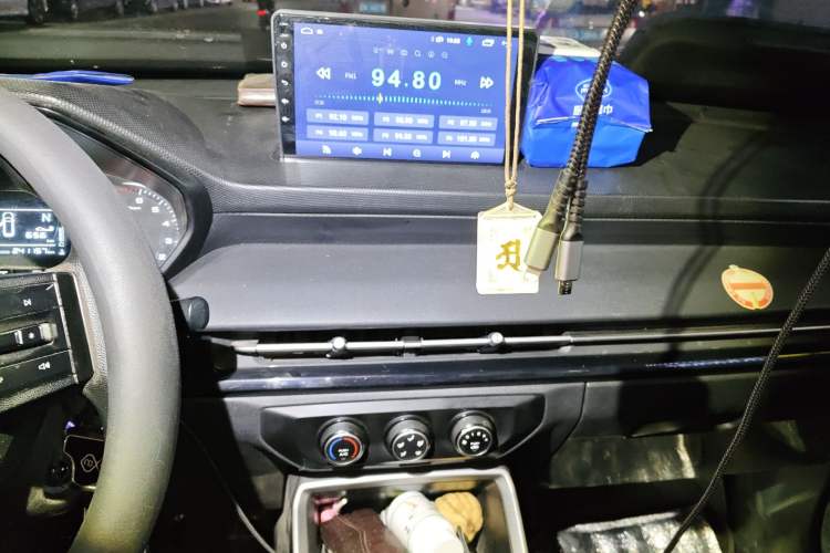 Used Wuling Alvez 2022 1.5L Manual Free-Style Model Audio And AC Panel