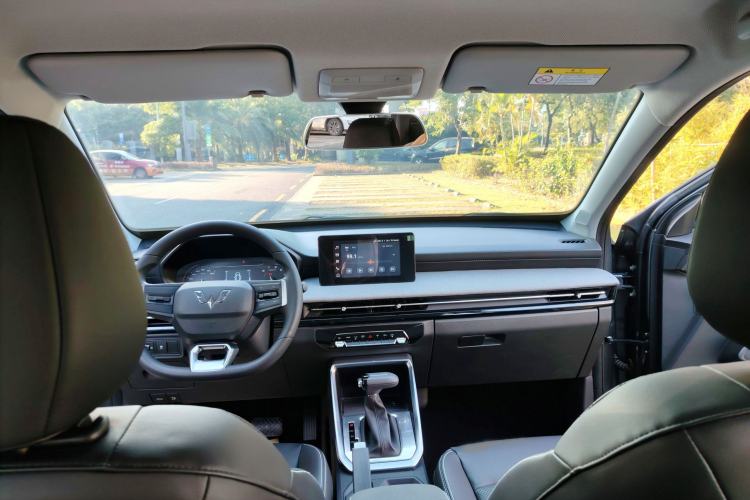 Used Wuling Alvez 2022 1.5L CVT Comfort Edition Audio And AC Panel