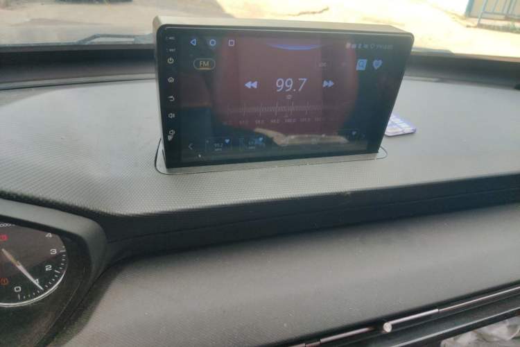 Used Wuling Alvez 2022 1.5L Manual Free-Style Model Audio And AC Panel
