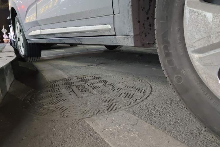 Used Wuling Alvez 2022 1.5L Manual Free-Style Model Chassis Front Right