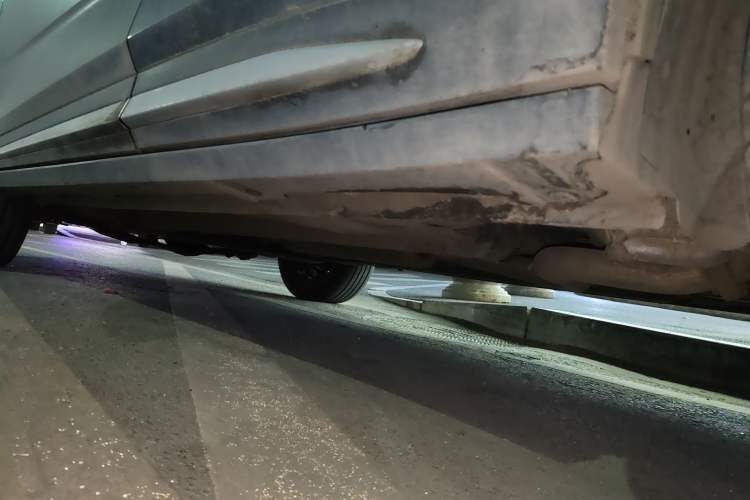 Used Wuling Alvez 2022 1.5L Manual Free-Style Model Chassis Rear Left