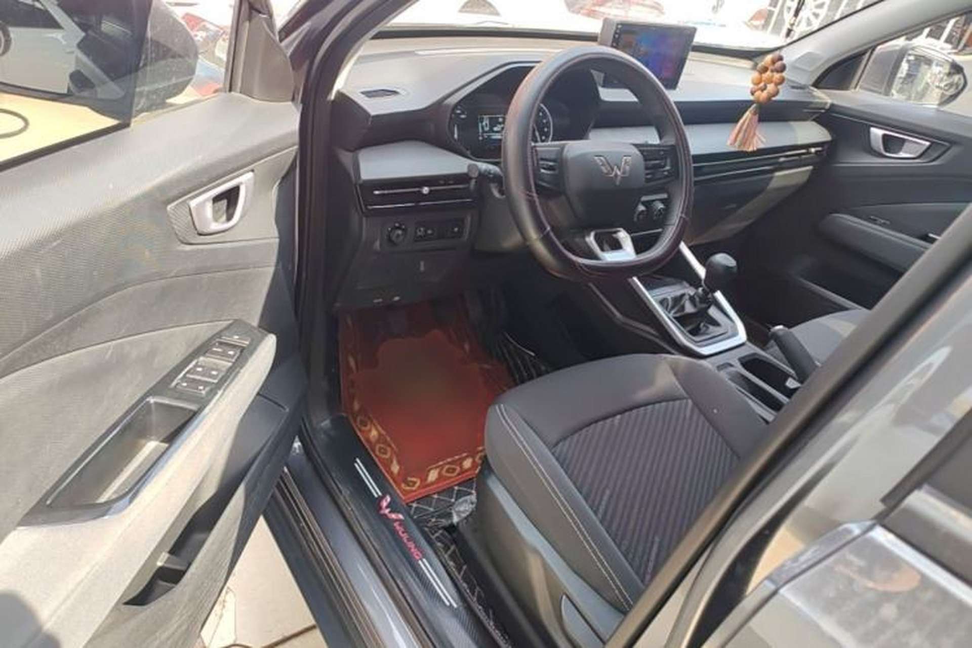 Used Wuling Alvez 2022 1.5L Manual Free-Style Model Driver Seat