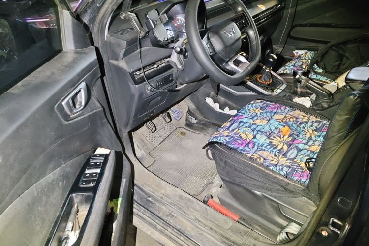 Used Wuling Alvez 2022 1.5L Manual Free-Style Model Driver Seat