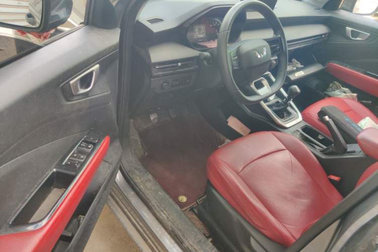 Used Wuling Alvez 2022 1.5L Manual Free-Style Model Driver Seat