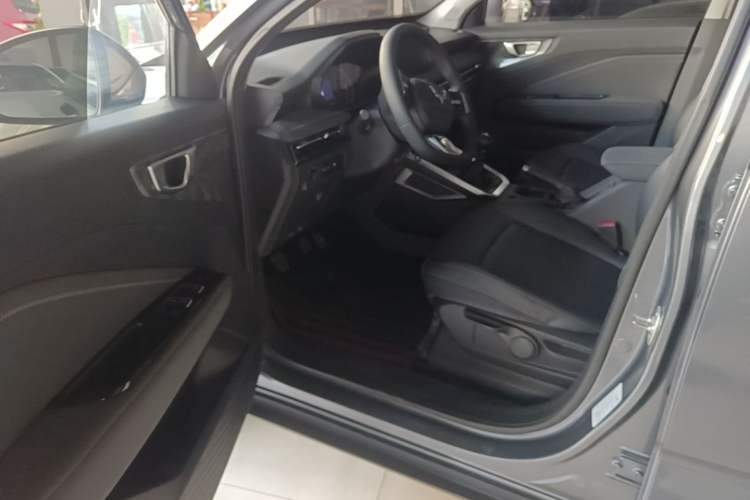 Used Wuling Alvez 2022 1.5L Manual Comfort Version Driver Seat
