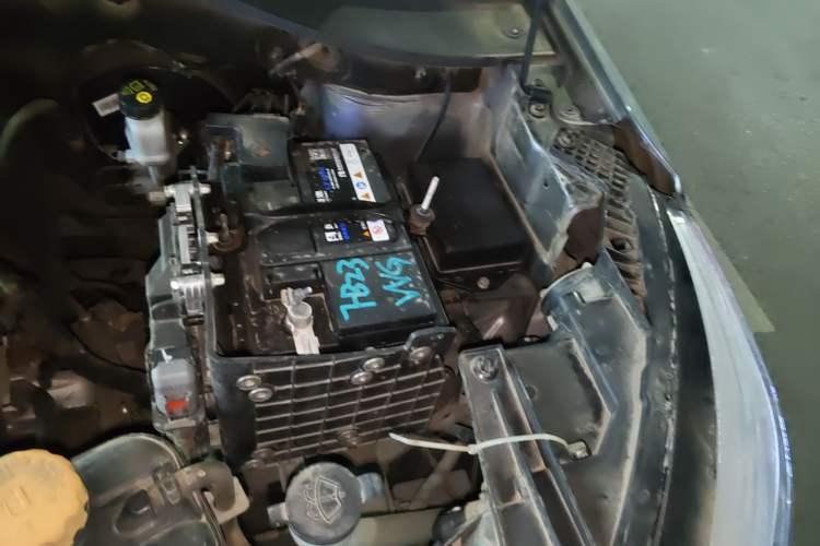 Used Wuling Alvez 2022 1.5L Manual Free-Style Model Engine Bay Left