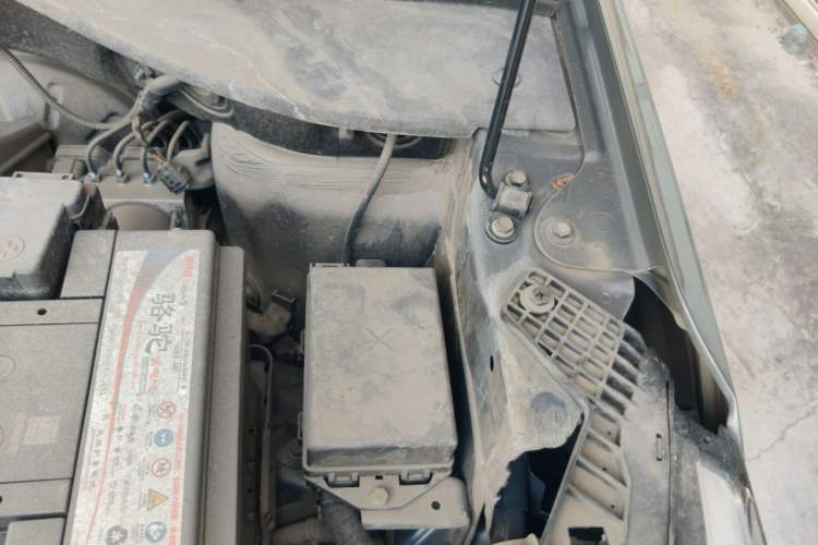 Used Wuling Alvez 2022 1.5L Manual Free-Style Model Engine Bay Left