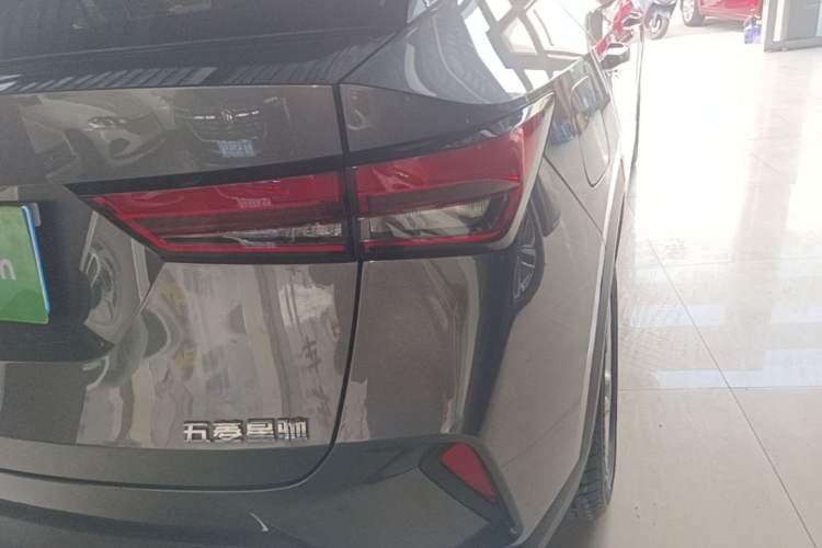 Used Wuling Alvez 2022 1.5L Manual Comfort Version Exterior 3