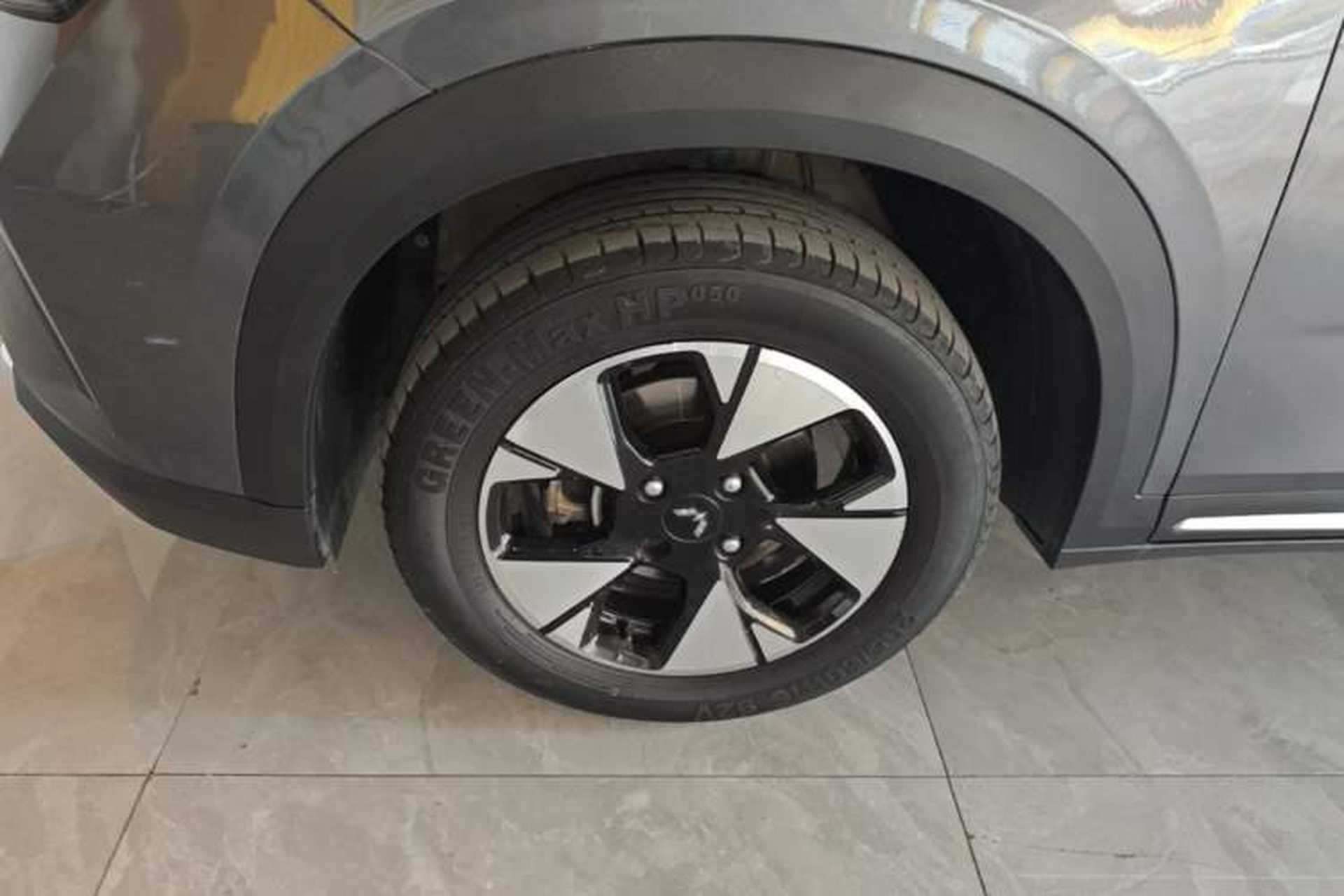 Used Wuling Alvez 2022 1.5L CVT Comfort Edition Exterior 4