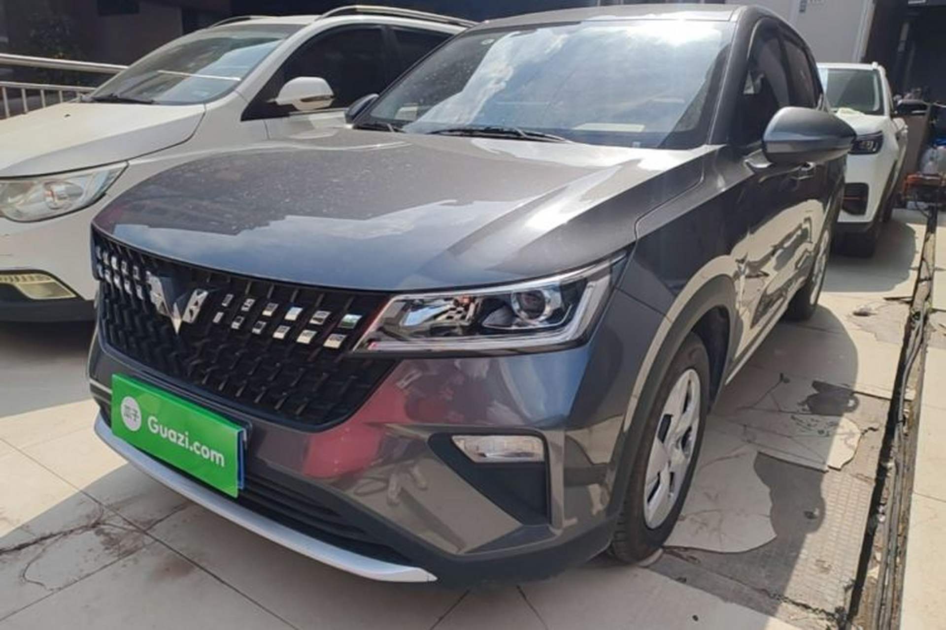 Used Wuling Alvez 2022 1.5L Manual Free-Style Model Front Left 45 Deg