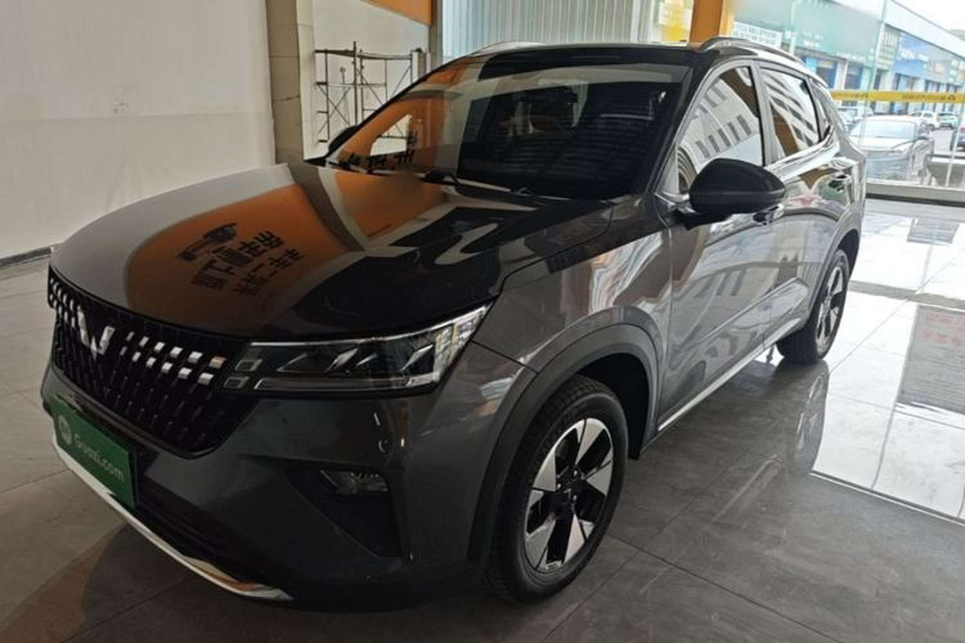 Used Wuling Alvez 2022 1.5L CVT Comfort Edition Front Left 45 Deg