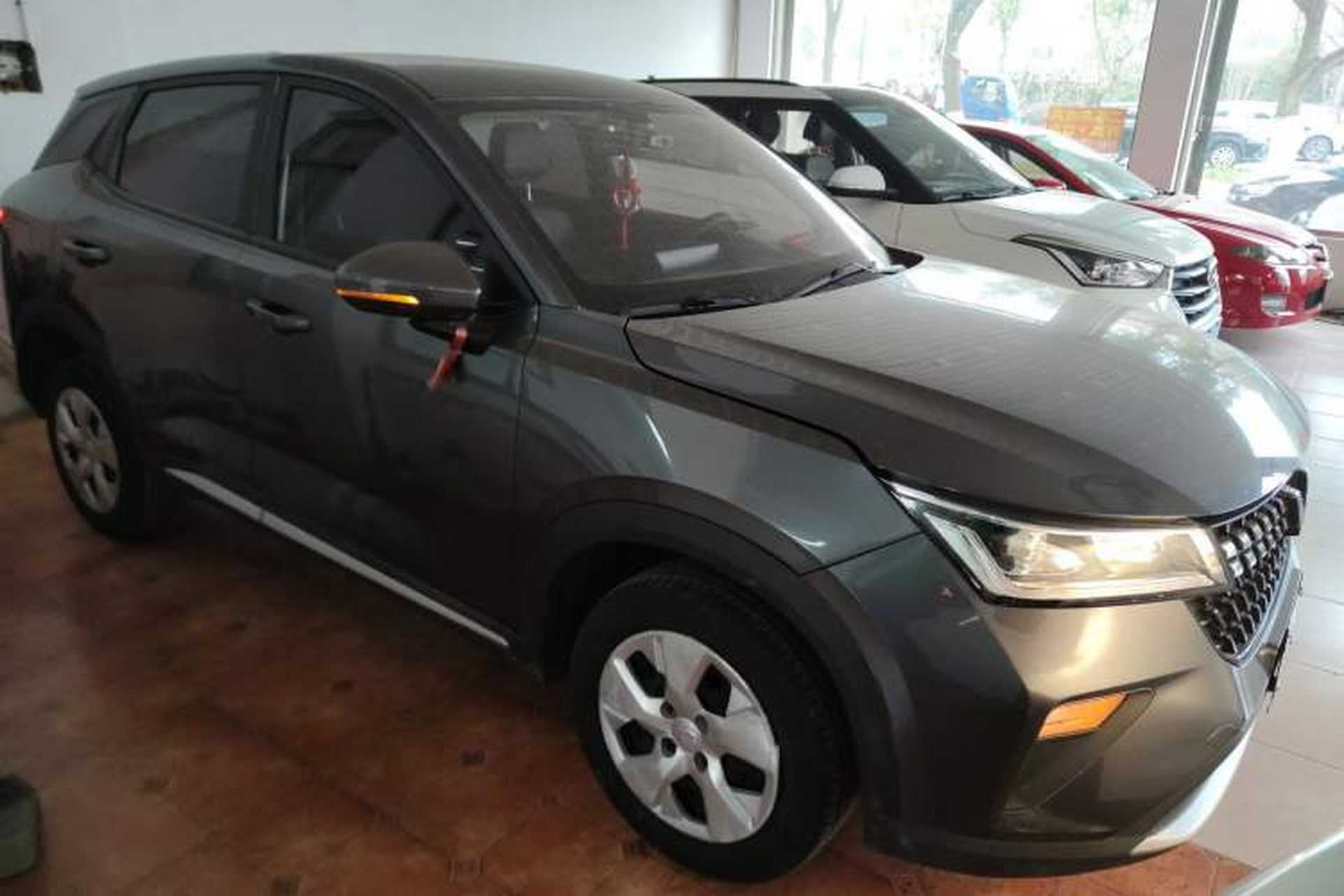Used Wuling Alvez 2022 1.5L Manual Free-Style Model Front Right 45 Deg