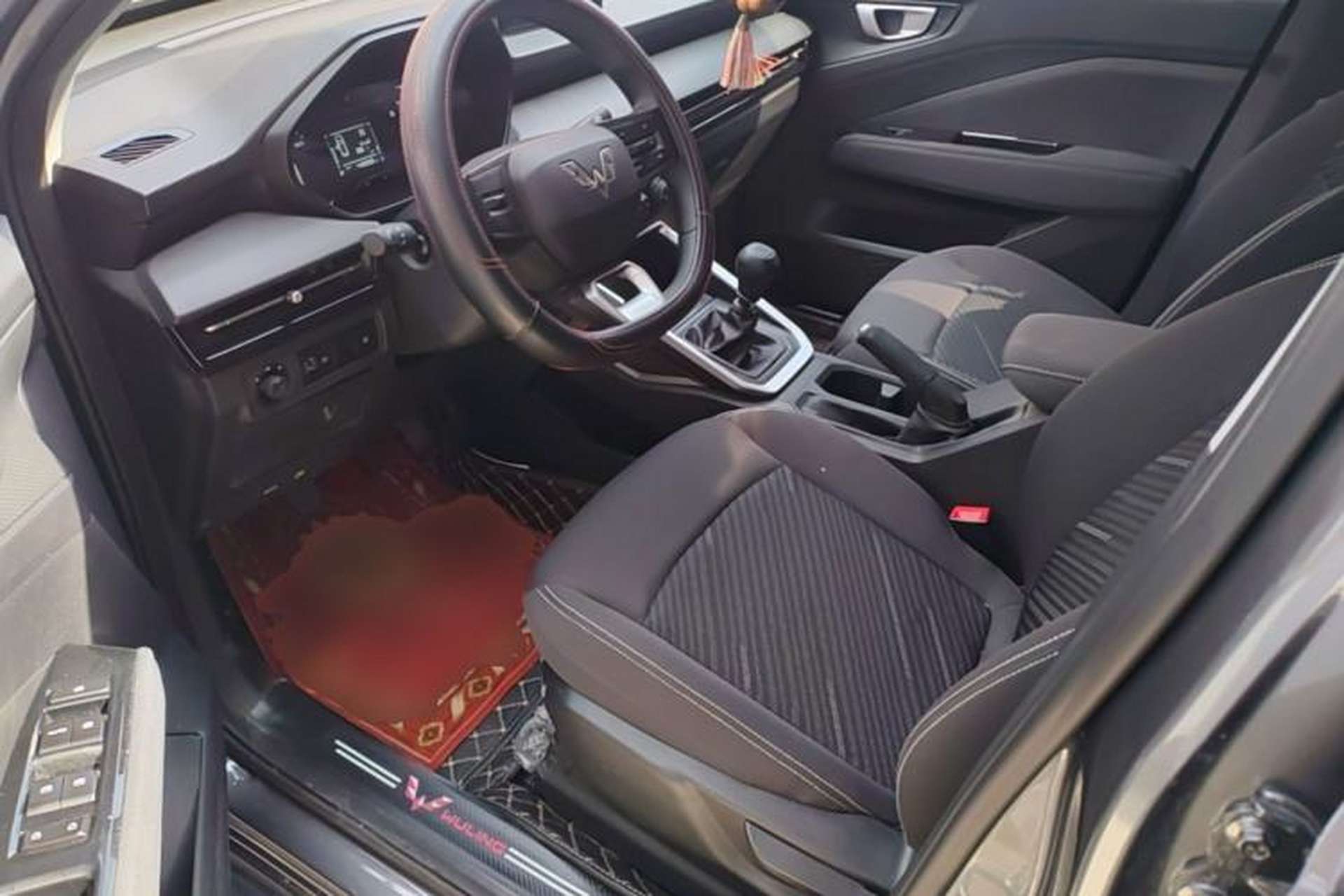 Used Wuling Alvez 2022 1.5L Manual Free-Style Model Left Front Seat