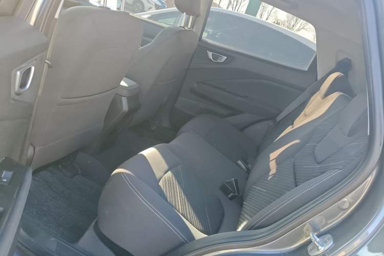 Used Wuling Alvez 2022 1.5L Manual Free-Style Model Left Rear Seat