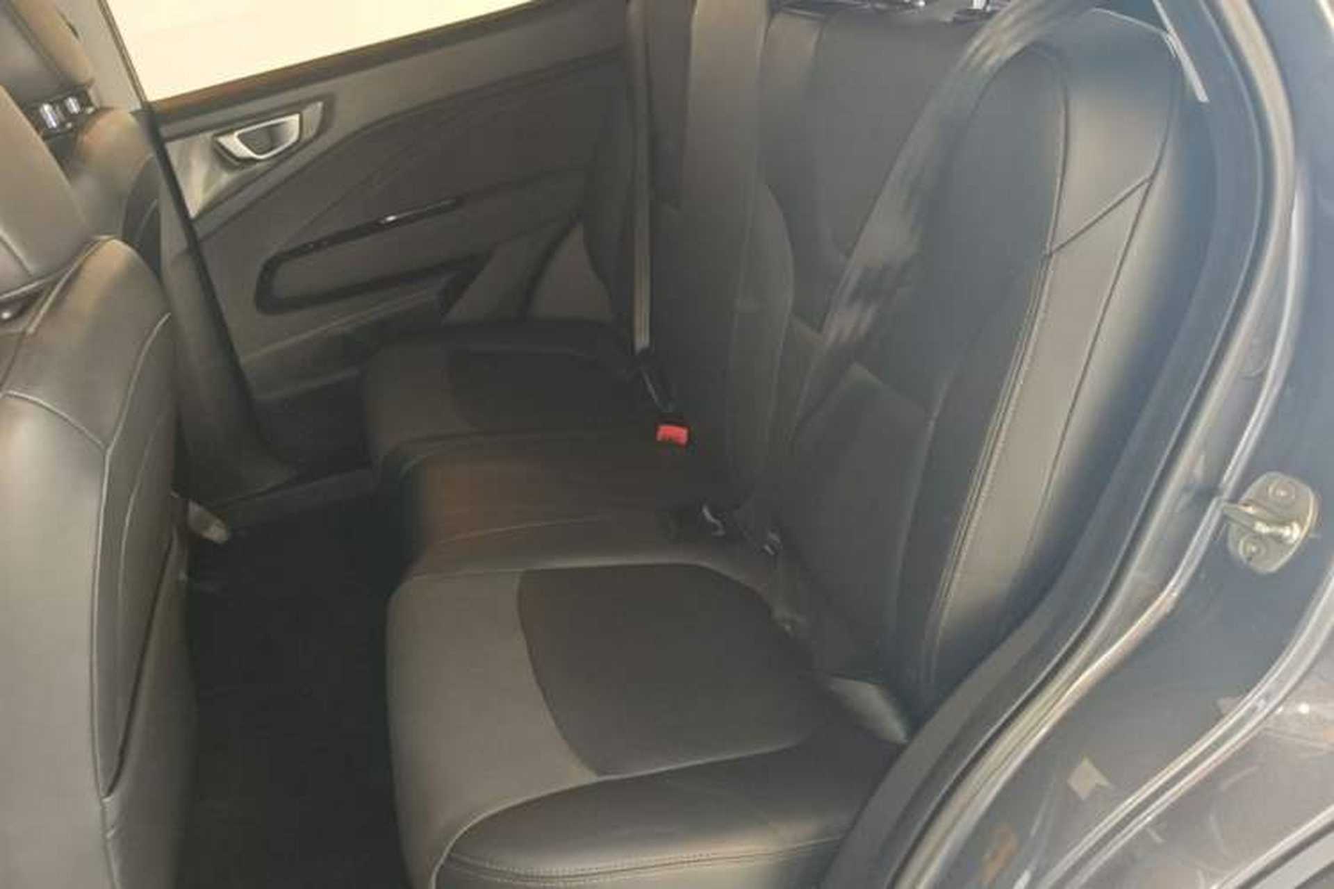 Used Wuling Alvez 2022 1.5L CVT Comfort Edition Left Rear Seat