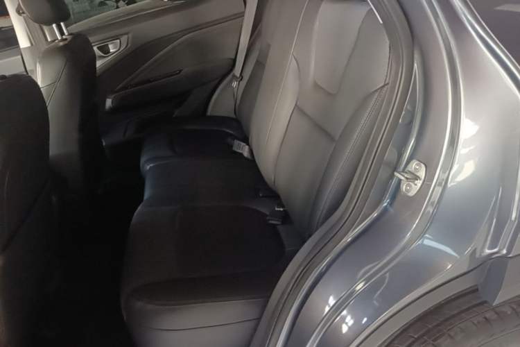 Used Wuling Alvez 2022 1.5L Manual Comfort Version Left Rear Seat