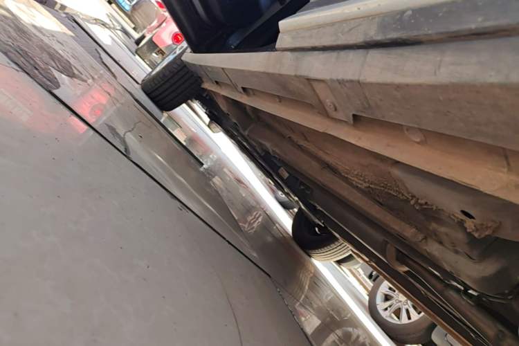 Used Wuling Alvez 2022 1.5L Manual Free-Style Model Left Side Sill