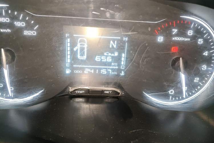 Used Wuling Alvez 2022 1.5L Manual Free-Style Model Odometer Close Up
