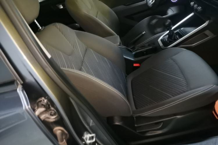 Used Wuling Alvez 2022 1.5L Manual Free-Style Model Right Front Seat