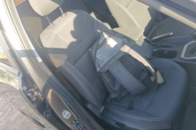 Used Wuling Alvez 2022 1.5L Manual Free-Style Model Right Front Seat