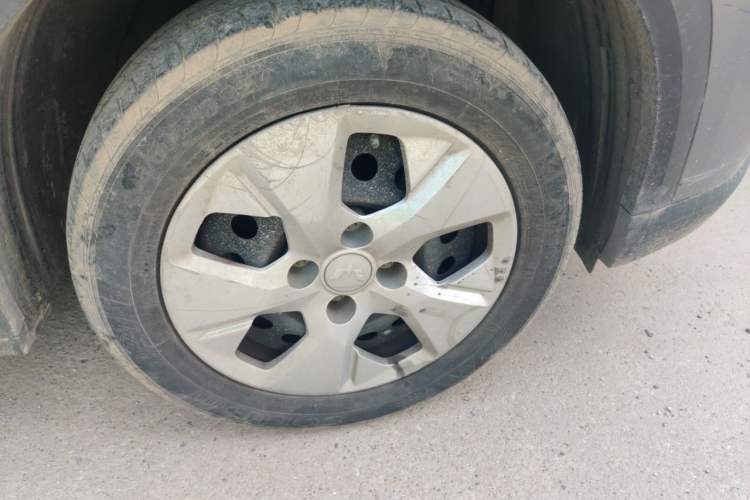 Used Wuling Alvez 2022 1.5L Manual Free-Style Model Right Front Wheel Hub