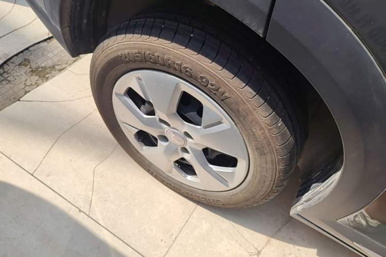 Used Wuling Alvez 2022 1.5L Manual Free-Style Model Right Rear Wheel Hub