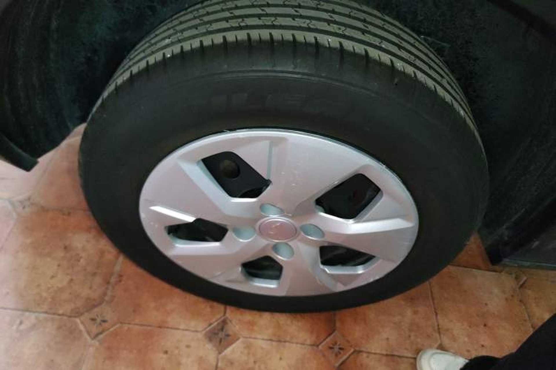 Used Wuling Alvez 2022 1.5L Manual Free-Style Model Right Rear Wheel Hub