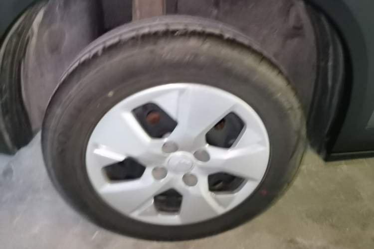 Used Wuling Alvez 2022 1.5L Manual Free-Style Model Right Rear Wheel Hub
