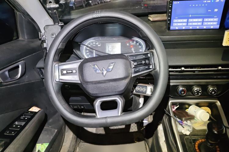 Used Wuling Alvez 2022 1.5L Manual Free-Style Model Steering Wheel