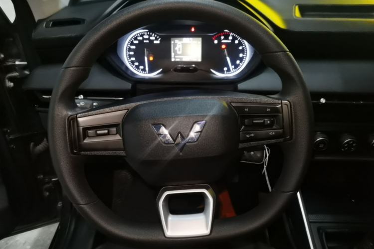 Used Wuling Alvez 2022 1.5L Manual Free-Style Model Steering Wheel