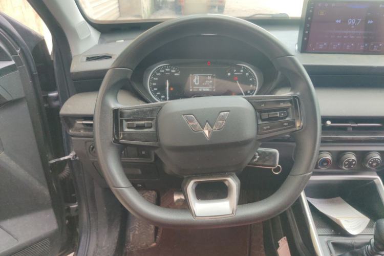 Used Wuling Alvez 2022 1.5L Manual Free-Style Model Steering Wheel