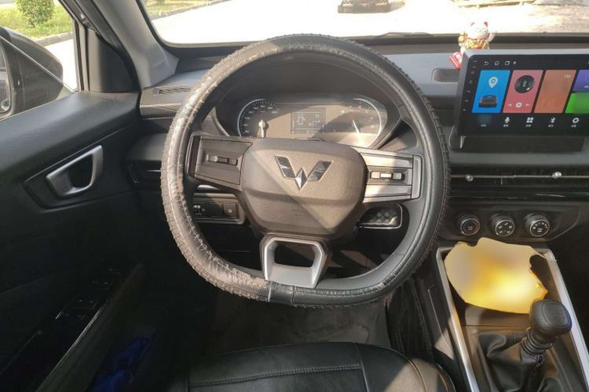 Used Wuling Alvez 2022 1.5L Manual Free-Style Model Steering Wheel