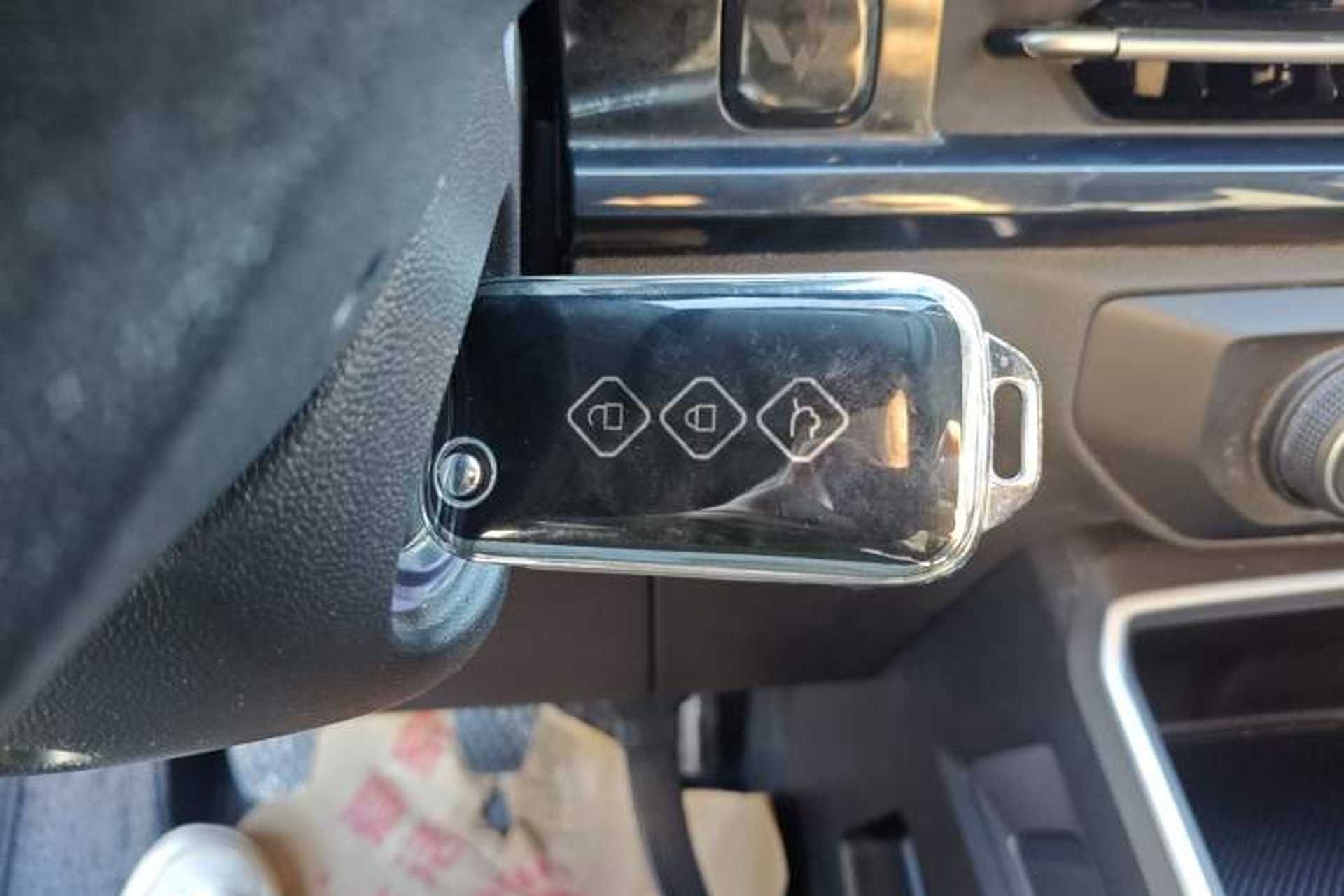 Used Wuling Alvez 2022 1.5L Manual Free-Style Model Vehicle Key