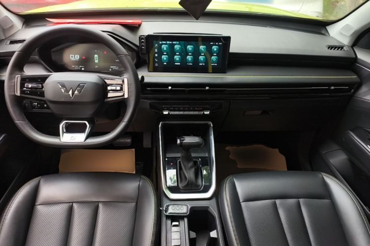 Used Wuling Alvez 2022 1.5T CVT Trendy & Cool Edition Center Console