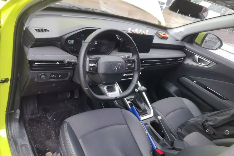 Used Wuling Alvez 2022 1.5L CVT Comfort Edition Center Console