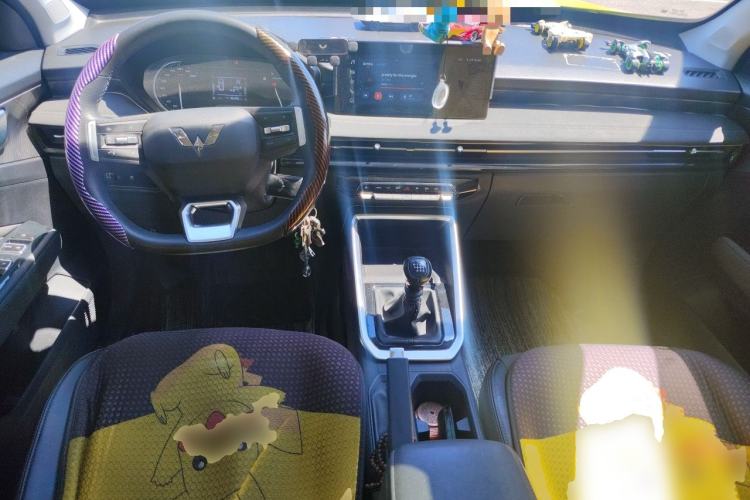 Used Wuling Alvez 2022 1.5L Manual Comfort Version Center Console