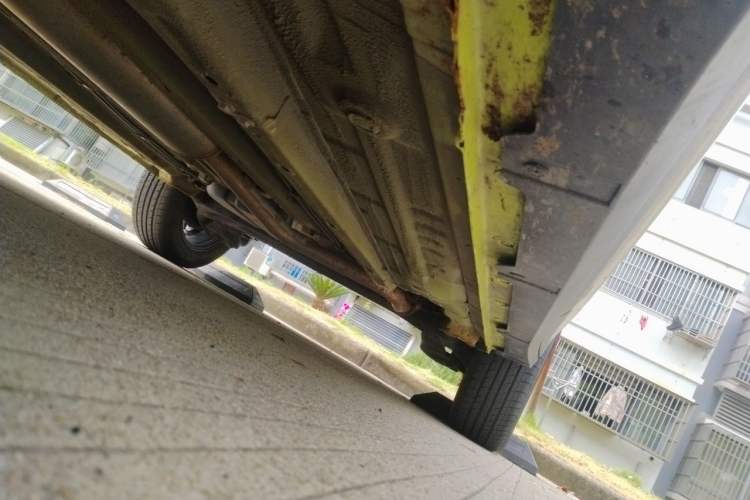 Used Wuling Alvez 2022 1.5L Manual Free-Style Model Chassis Front Left