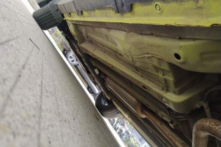 Used Wuling Alvez 2022 1.5L Manual Free-Style Model Chassis Rear Left