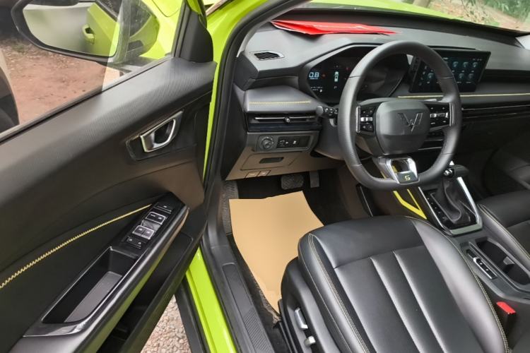 Used Wuling Alvez 2022 1.5T CVT Trendy & Cool Edition Driver Seat