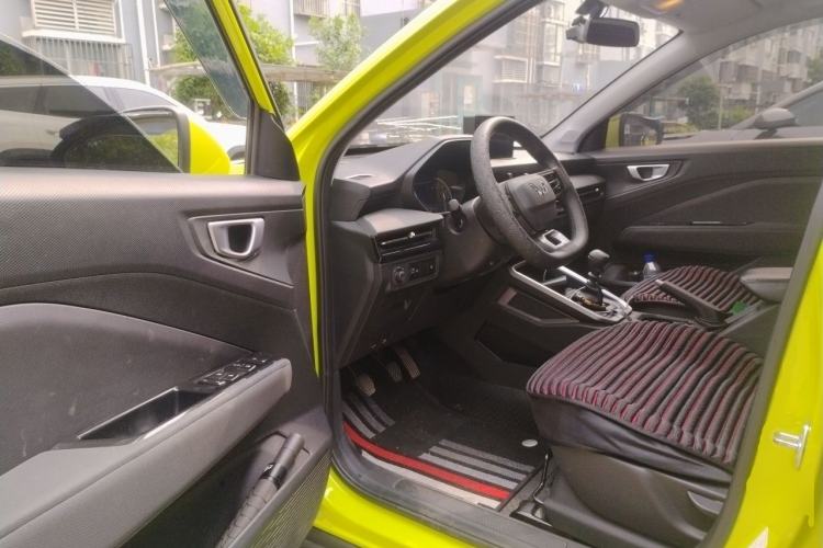 Used Wuling Alvez 2022 1.5L Manual Free-Style Model Driver Seat