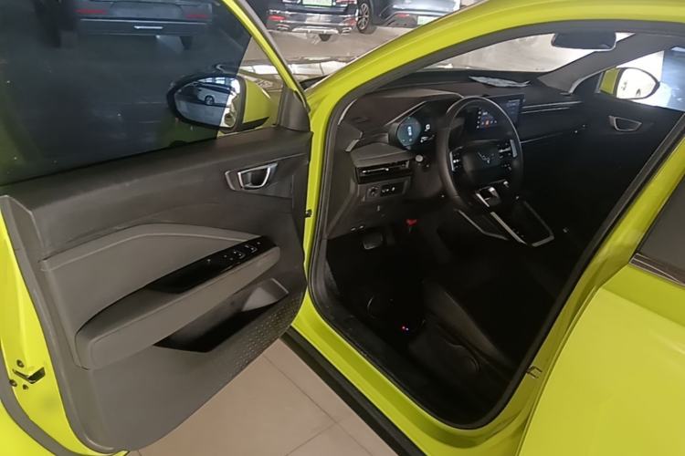 Used Wuling Alvez 2022 1.5L CVT Comfort Edition Driver Seat